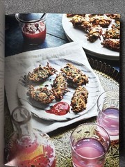 Bazaar: Vibrant vegetarian and plant-based recipes by Sabrina Ghayour: New