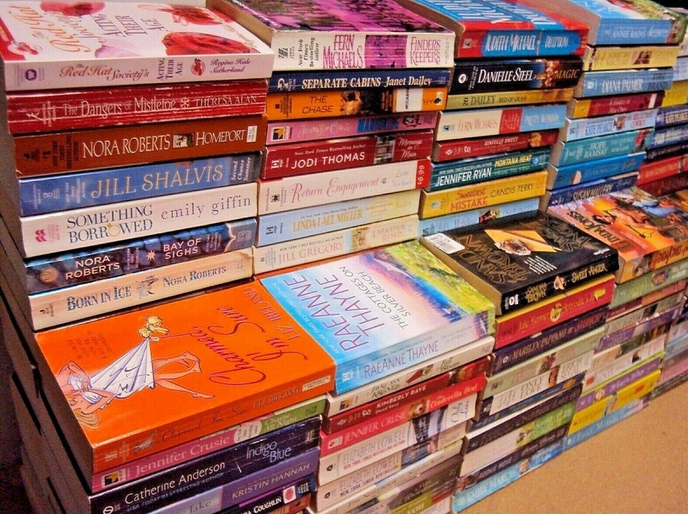Lot 15 Contemporary Romance PB Book – RANDOM MIX Pick – by Assorted Authors